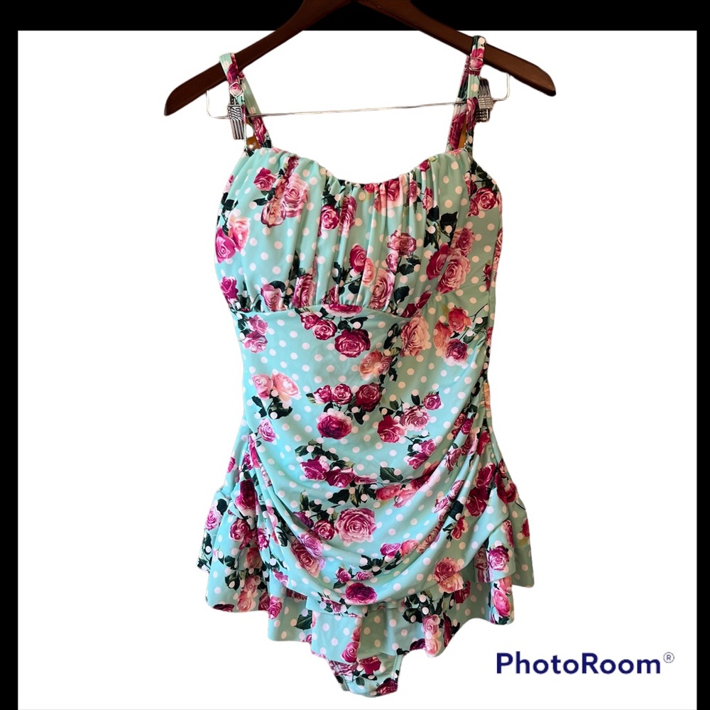 NWT Hot Topic Mint Polka Dot & Floral Ruffle Skirt Swimsuit Plus Size 2